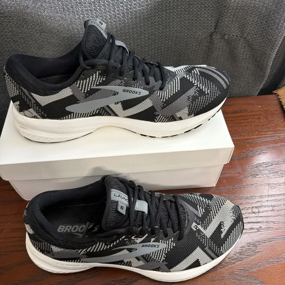 Brooks preowned pair